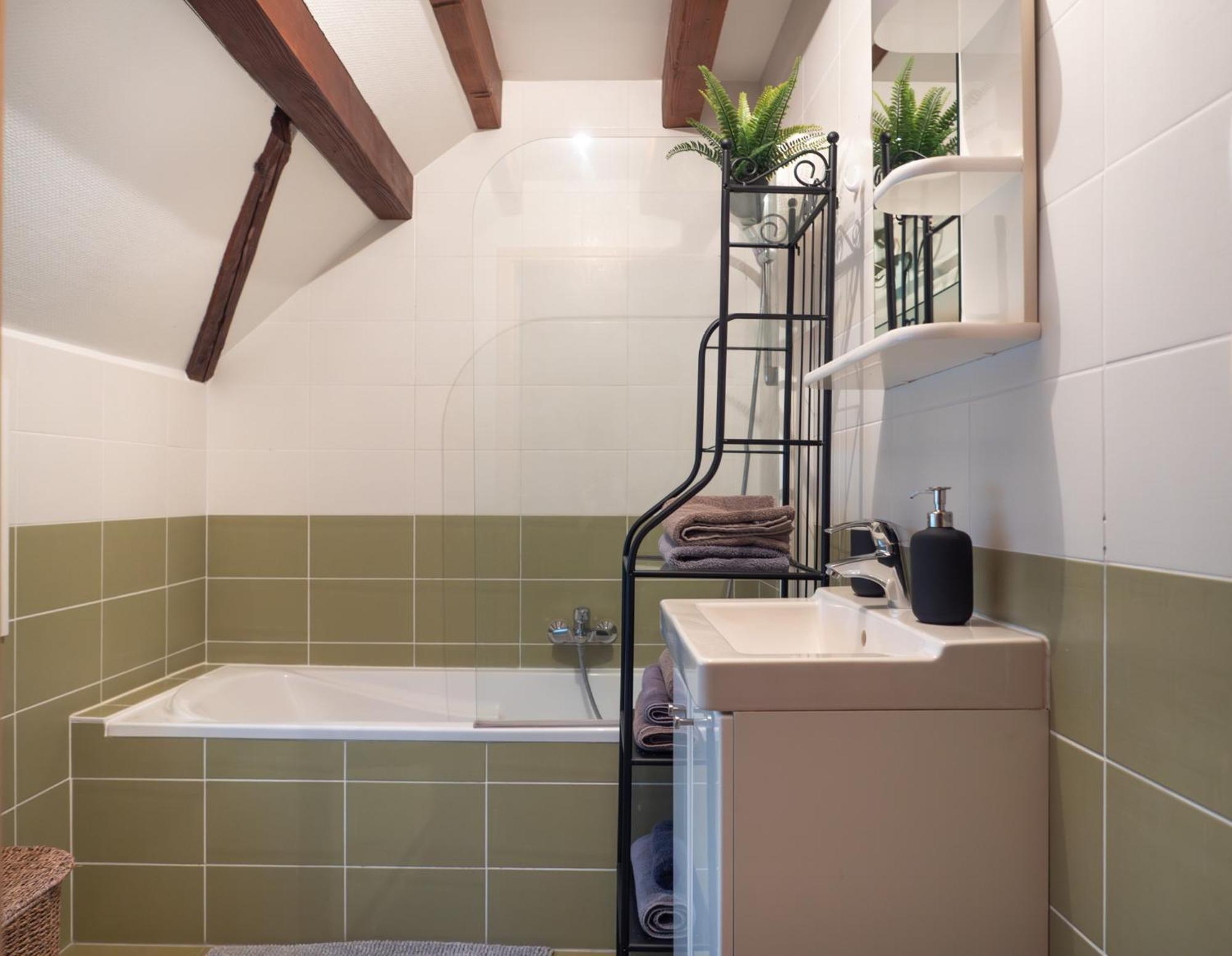 Apartment Authentic On The Alsace Wine Route Close To Cycling Trails, Easy Access, Private Garage *