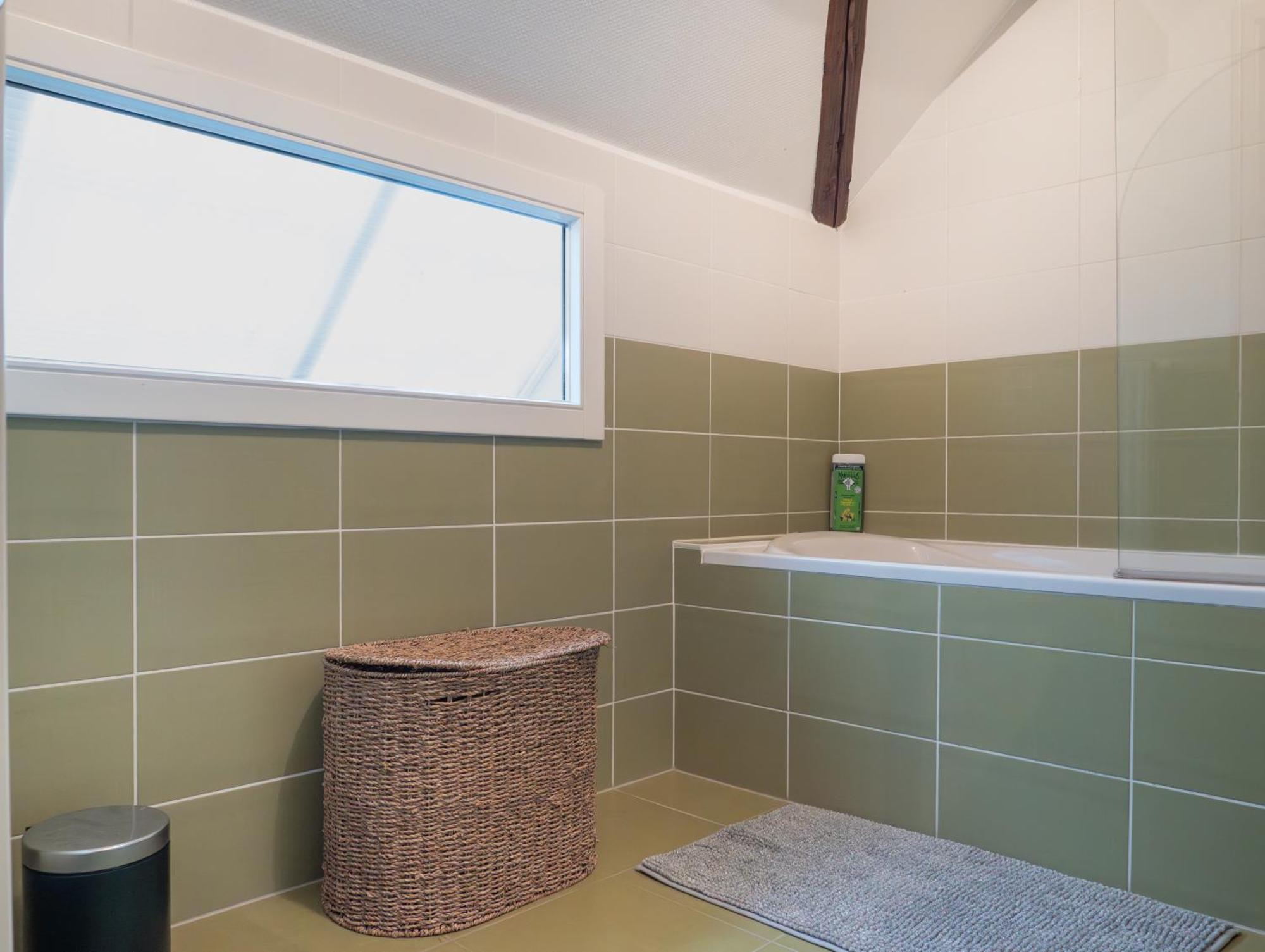 Authentic On The Alsace Wine Route Close To Cycling Trails, Easy Access, Private Garage Apartment *